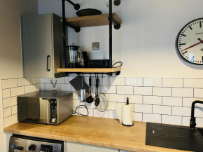 Homely 2-Bed Apartment with stunning Views Wembley